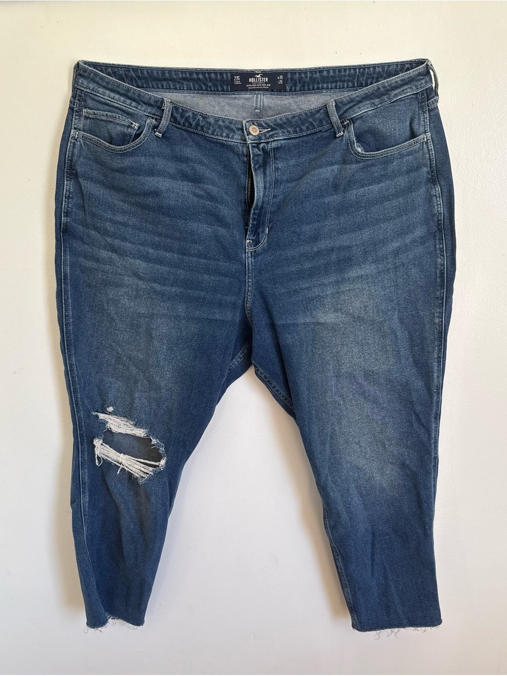 Hollister Ultra Highrise Mom Jeans